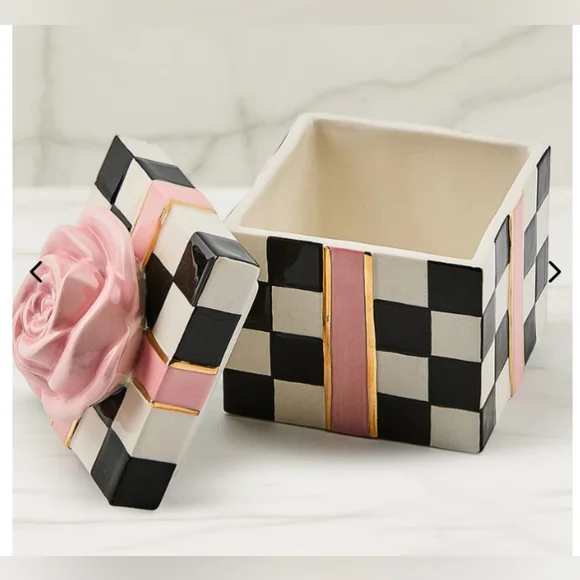 MacKenzie Childs Courtly Rose Gift Lidded Box New - Picture 2 of 2